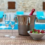 Vila Loki Luxury In Tradition *