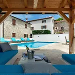 Loki Luxury In Tradition Villa Lasci