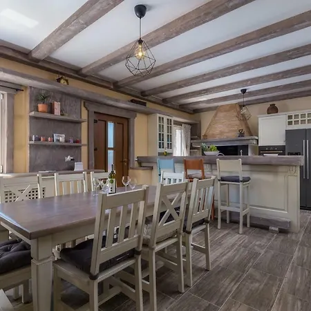 Loki Luxury In Tradition Villa