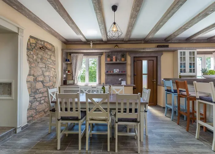 Loki Luxury In Tradition * Lasci