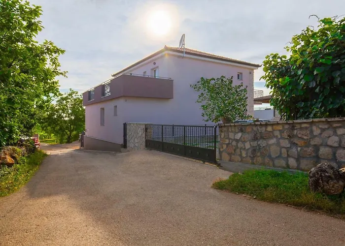 Loki Luxury In Tradition Villa Lasci