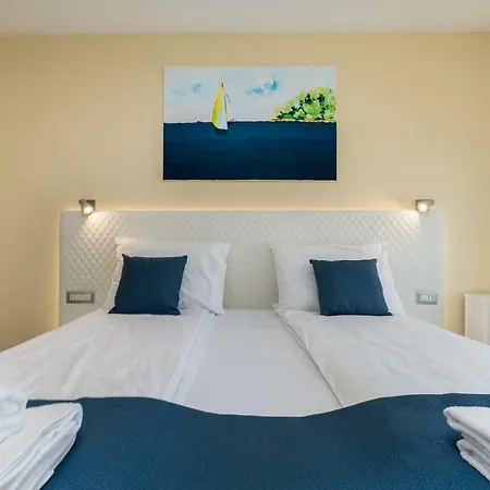 Loki Luxury In Tradition *