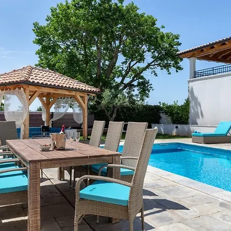 Loki Luxury In Tradition Lašći