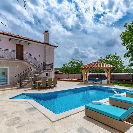 Villa Loki Luxury In Tradition *